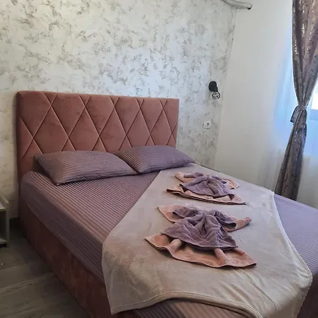 Ama Boutique 康斯坦察