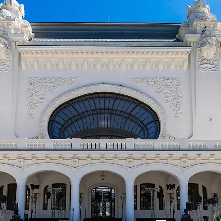 Ama Boutique * 康斯坦察