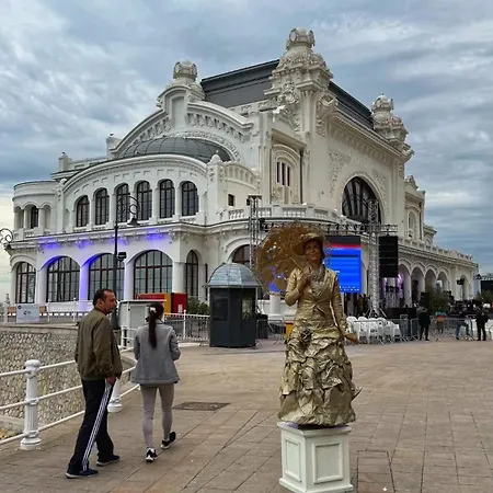 Ama Boutique 康斯坦察